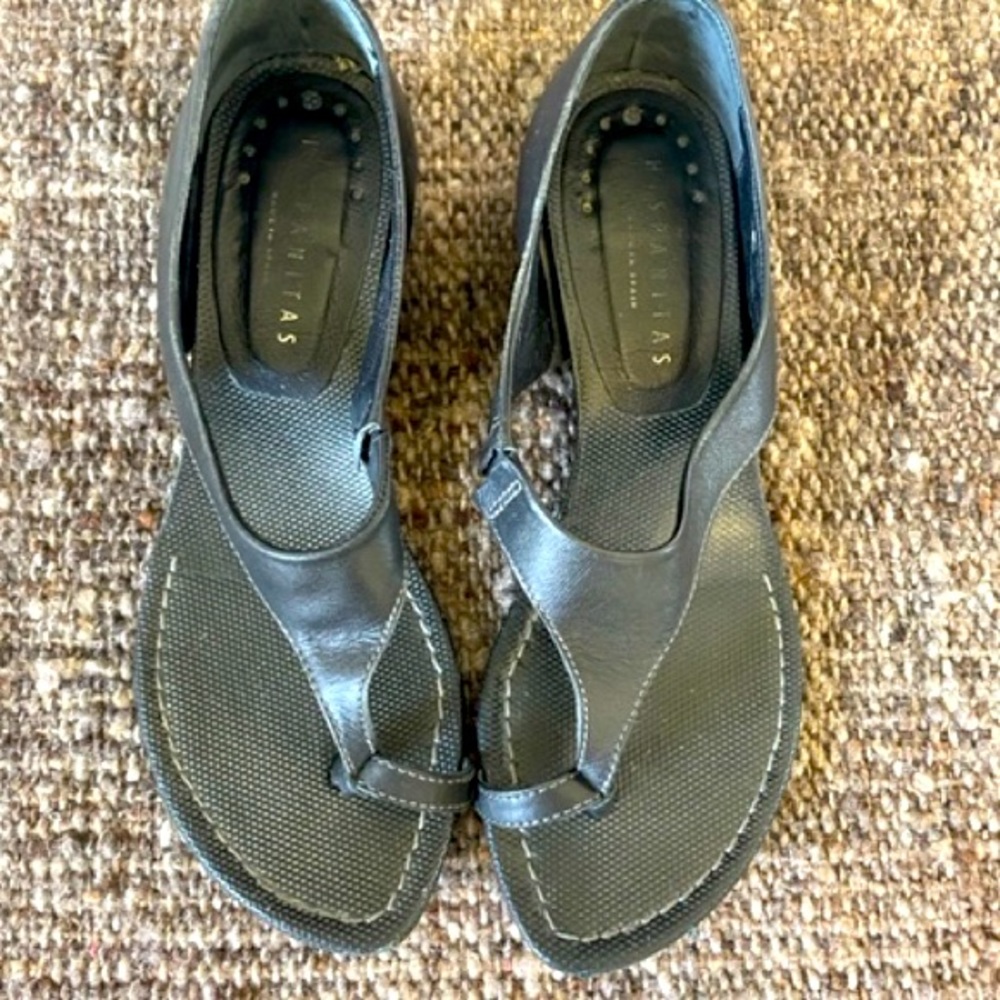 Hispanitas Black Sandals